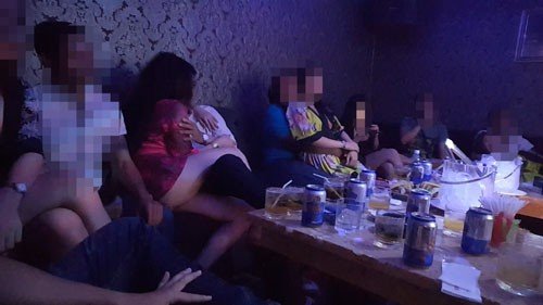 Lời kể gây sốc của vũ nữ bị khách cưỡng bức giữa hộp đêm