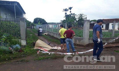 Đi tập thể dục phát hiện 2 thanh niên nằm chết trong hẻm