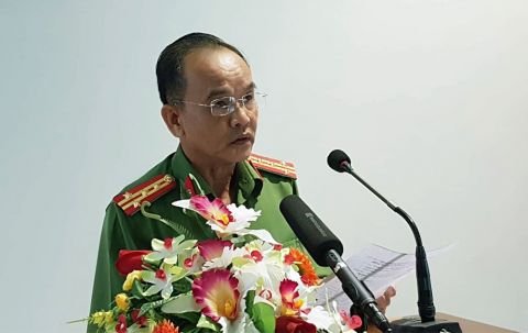 Nghi phạm cướp ngân hàng uống thuốc diệt cỏ tự tử trước khi bị bắt
