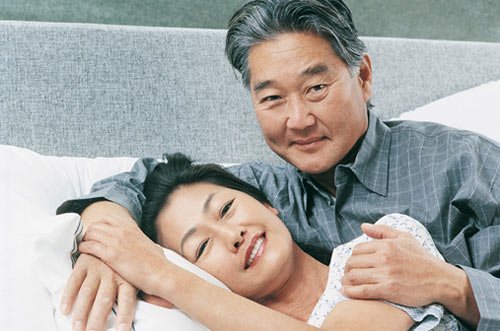 Mối tình bí mật của bố vợ tuổi 70 trong căn hộ tập thể cũ