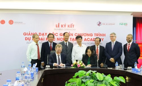 Mở rộng cơ hội tuyển thẳng vào 60 trường đại học danh tiếng cho học sinh UK Academy