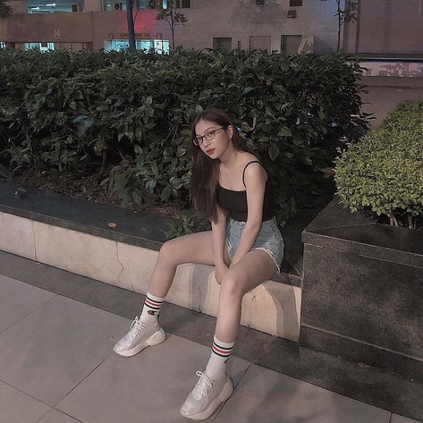 Bạn gái Quang Hải bị 'ném đá' khi vừa khoe ảnh trên MXH