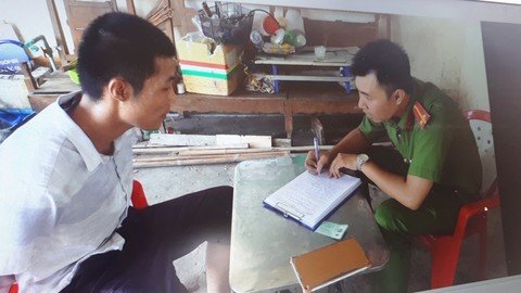 Công an bao vây bắt gọn 4 thanh niên trấn lột tài sản