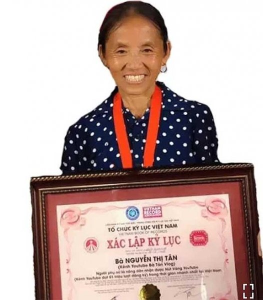 Những con số bất ngờ về bà Tân Vlog khiến người nổi tiếng cũng phải nể