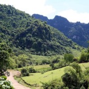 Người dân phát hiện hang động với nhũ thạch tuyệt đẹp ở miền Tây Nghệ An