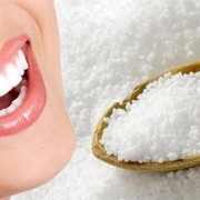 Công thức làm trắng răng hiệu quả áp dụng hàng ngày giúp bạn gái sở hữu nụ cười trắng sáng