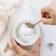 Liệu bạn có thể tự làm sữa tắm trắng da thiên nhiên tại nhà?