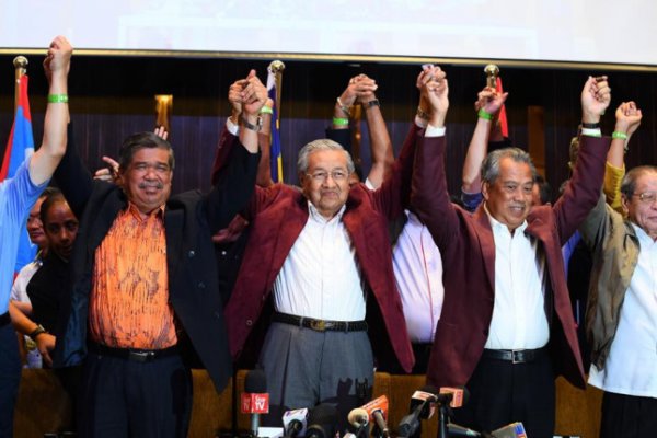 Kết quả bầu cử Malaysia một lần nữa cảnh tỉnh cho lãnh đạo toàn cầu