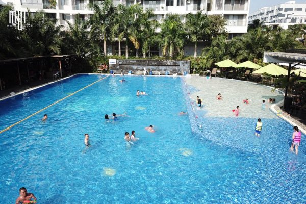Phủi bụi bikini lên kèo hạ nhiệt ngay tại hồ bơi nước mặn hot nhất quận 7