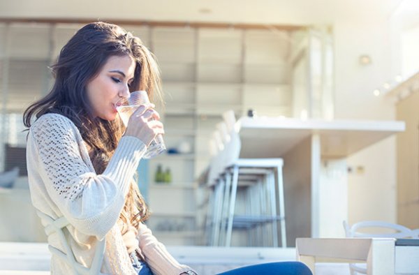 Nước Ảnh Hưởng Đến Da Bạn Như Thế Nào?