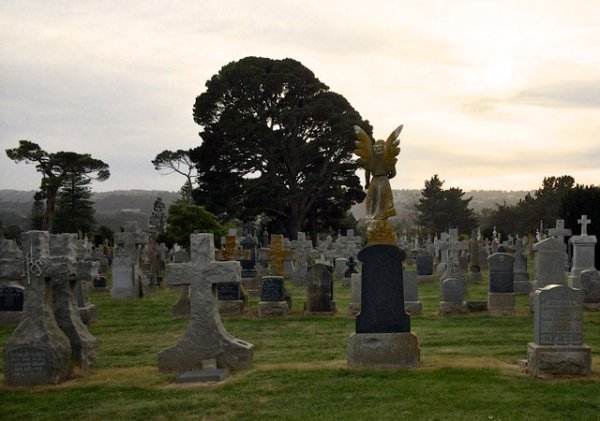 Ớn lưng khi tới thành phố nơi người chết nhiều hơn người sống