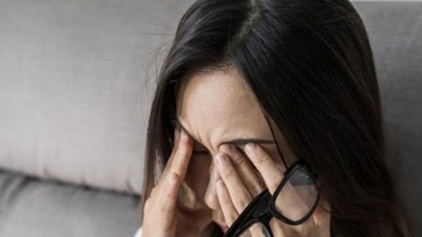 10 thói quen sai lầm khiến chị em già đi hàng chục tuổi mà ít ai biết