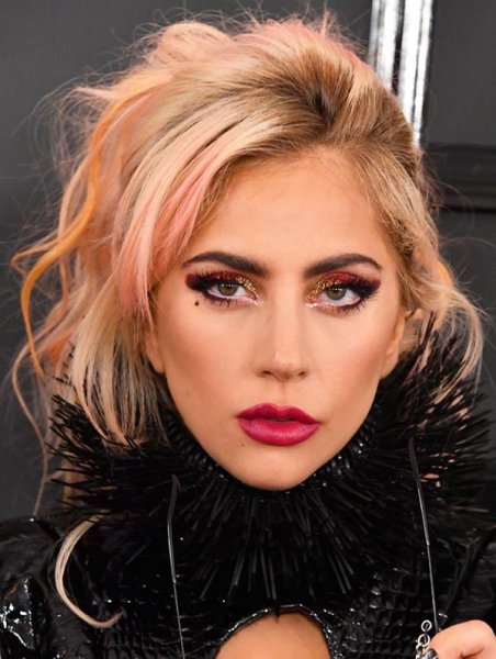 Màu Tóc Sâm Banh Đang Khuynh Đảo Thế Giới Ra Sao?