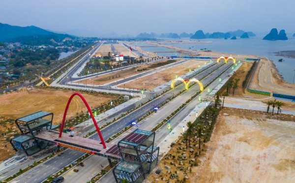 BĐS Vân Đồn: Kiếm tiền tỷ 1 ngày, môi giới kiệt sức nhập viện vì tiếp khách và giao dịch