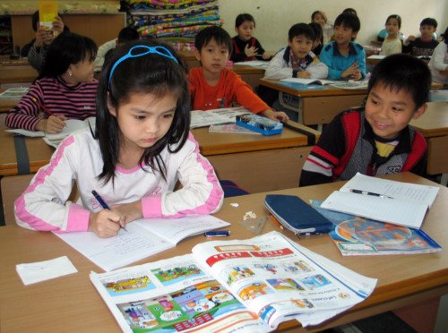 Biên soạn sách giáo khoa: Chuẩn bị từng bước chắc chắn