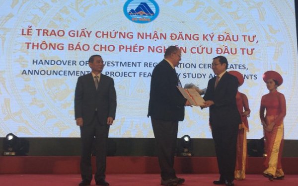 Đà Nẵng: Trao giấy chứng nhận và quyết định đầu tư 8 dự án với tổng vốn gần 500 triệu USD