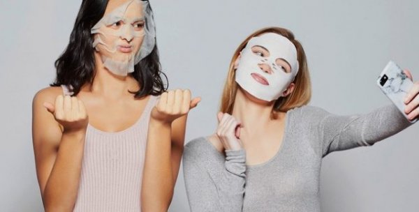 Mặt nạ khô dưỡng ẩm là gì? Có gì khác so với mặt nạ thông thường
