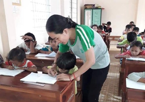 Tấm lòng cô giáo vùng biên