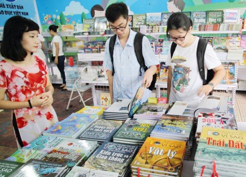 Tất cả sách giáo khoa, trách nhiệm thuộc về Bộ trưởng Bộ GD&ĐT