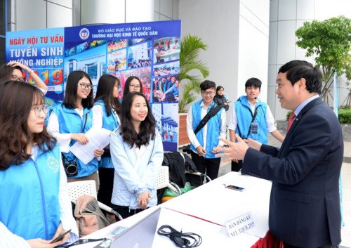 Tư vấn tuyển sinh: Học phí Trường ĐH Kinh tế Quốc dân năm 2019 sẽ ở mức nào?