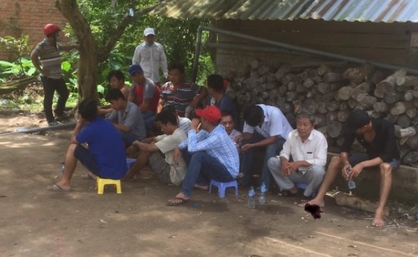 17 con bạc bị bắt quả tang trong trường gà trăm triệu