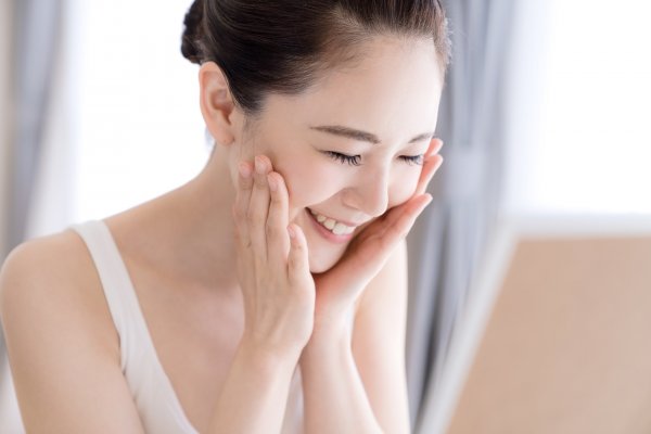 Đâu là những thành phần tốt nhất nên có trong sữa rửa mặt trắng da?