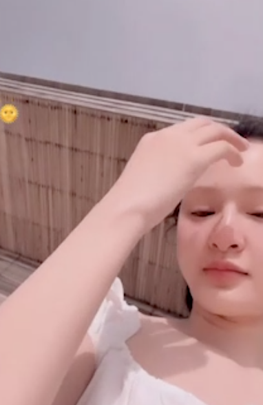 Hiền Hồ lộ vết tích phẫu thuật thẩm mỹ khó chối cãi sau khi tự đăng tải mặt mộc